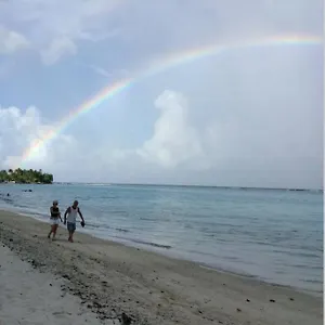  Hébergement de vacances Fare Totara, Jardin Verdoyant Et Accès Lagon Polynésie française